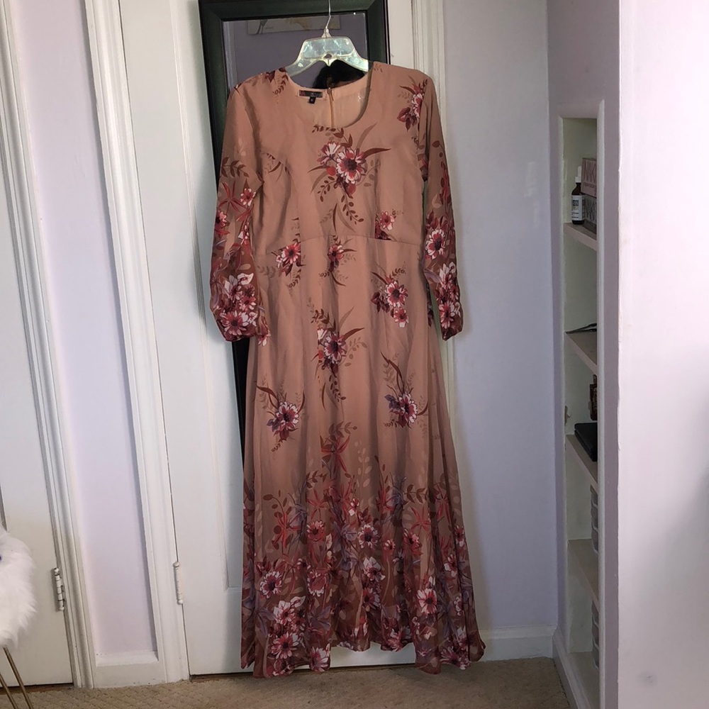 Beautiful brand new light pink floral dress